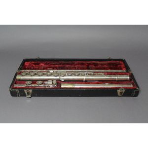 Silver plate Noblet flute in original case, made in Paris,…