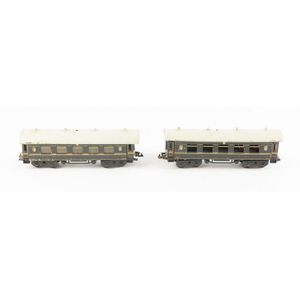 Two Bing coaches, 10571 dining car and 10572 sleeping car