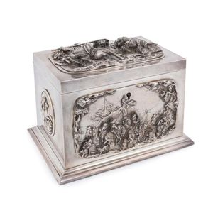 An exceptional exhibition quality silver plated tea caddy…
