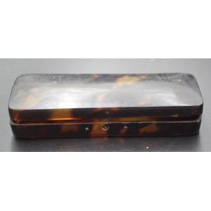 Antique tortoiseshell box 14 cm x 5 cm, Nb: opening catch…