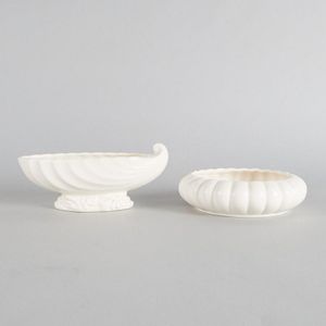 A pair of Crown Lynn mantle vases, each with impressed shape&hellip;