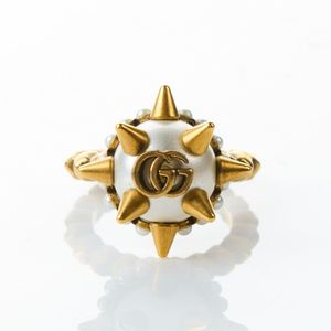 A Gucci GG logo faux pearl studded ring. Made in Italy. Size M,&hellip;