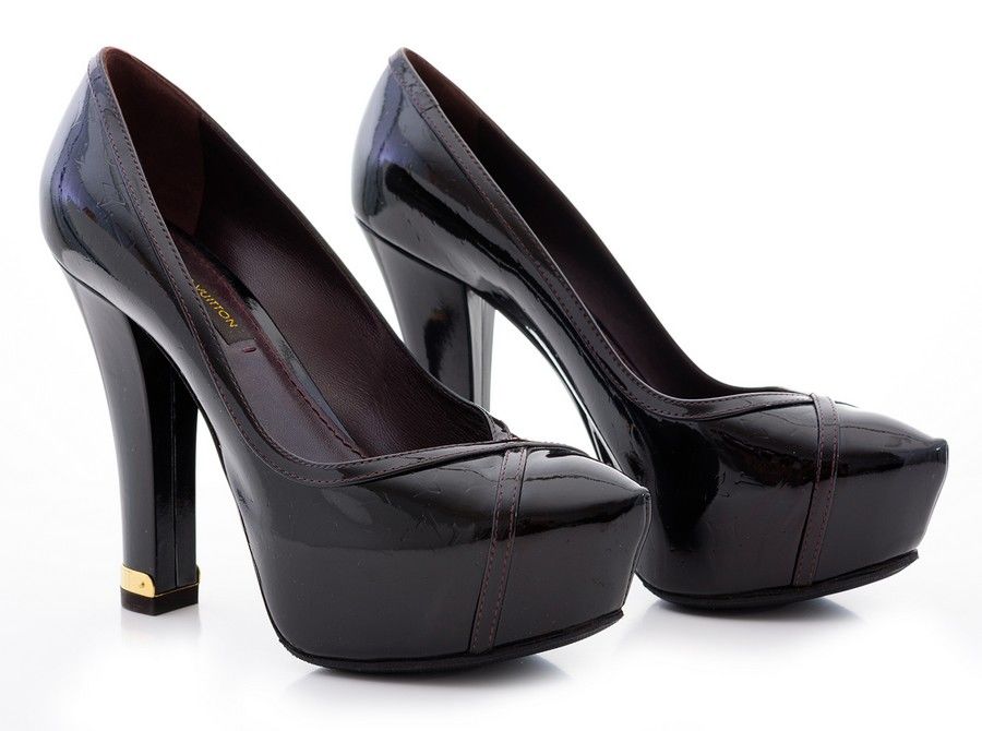Louis Vuitton Patent Leather Heeled Pumps, Size 34 - Footwear - Costume ...