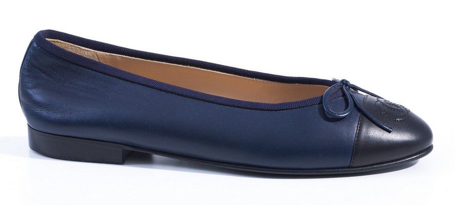 Chanel Navy Blue Patent CC Cap Toe Ballet Flats Size 37.5 Chanel