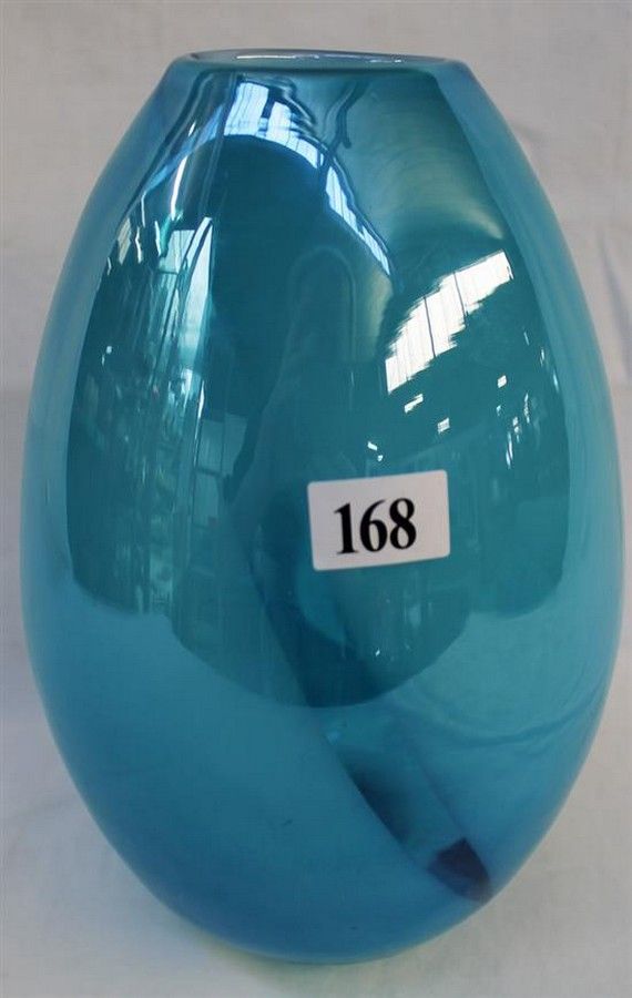 Australian Blue Lustre Art Glass Vase (or) Blue Lustre Art Glass Vase