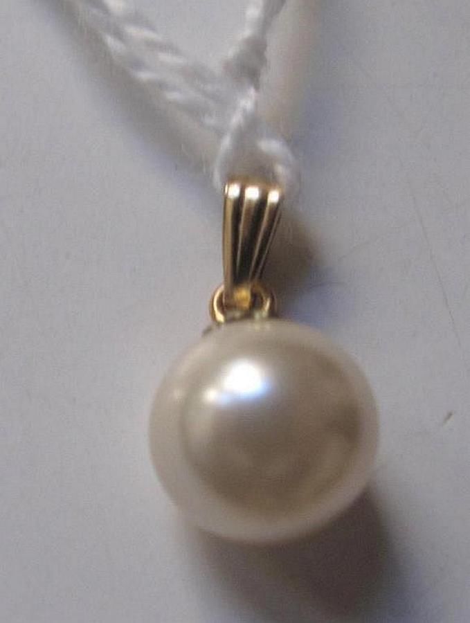 14ct Gold Pearl Pendant - Pendants/Lockets - Jewellery