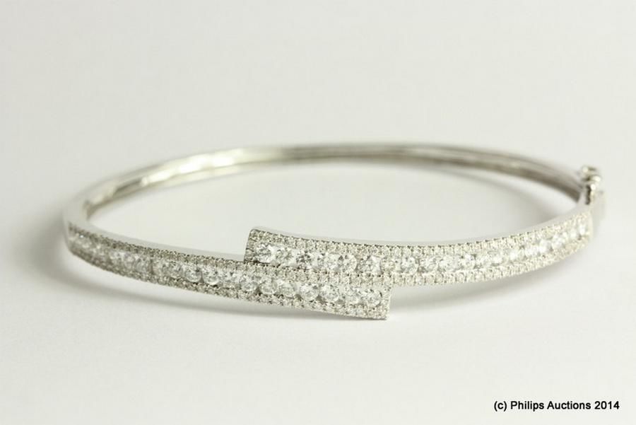 Oval Diamond Bangle in 18ct White Gold - Bracelets/Bangles - Jewellery