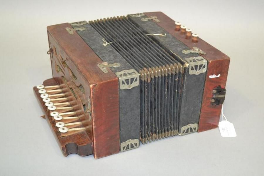 vintage-squeeze-box-compact-and-classic-musical-instruments