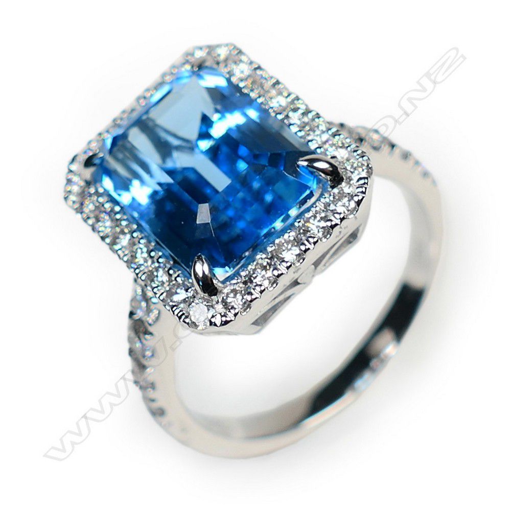 18ct White Gold Blue Topaz Diamond Cluster Ring Rings Jewellery