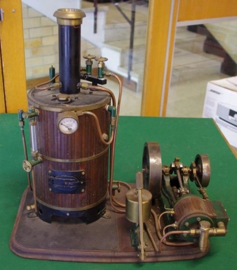 Vintage Model Steam Engine With Double Flywheel Steam And Scratch 