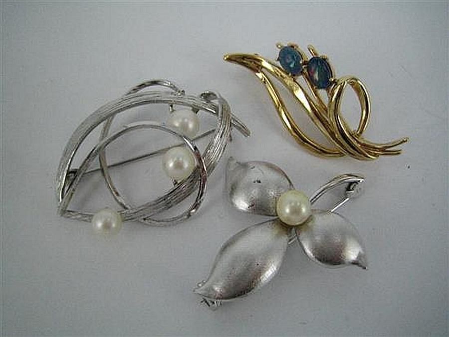 Silver Brooches with Akoya Pearls (Set of 3) Brooches Jewellery