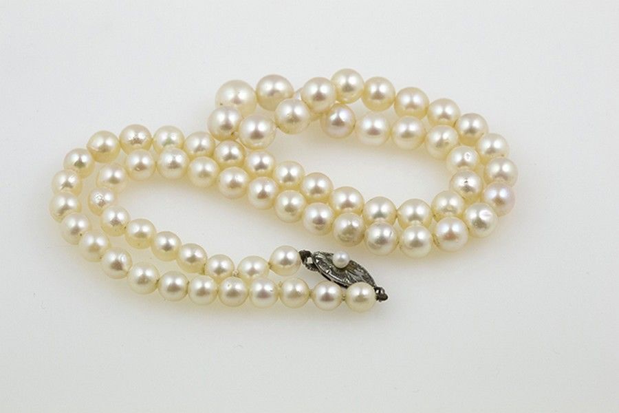 Graduated Pearl Necklace with Sterling Silver Clasp - Necklace/Chain ...