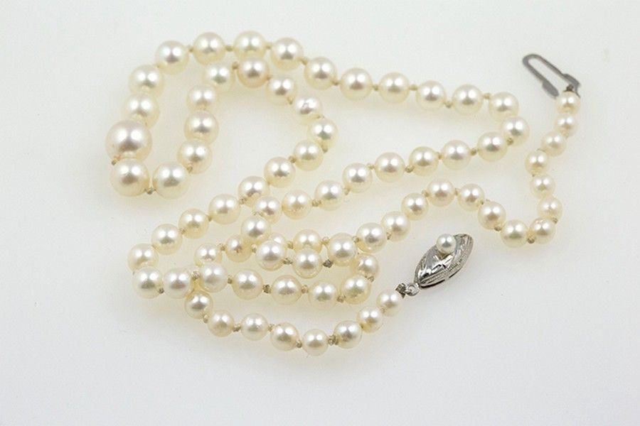 Graduated Pearl Necklace with Sterling Silver Clasp - Necklace/Chain ...