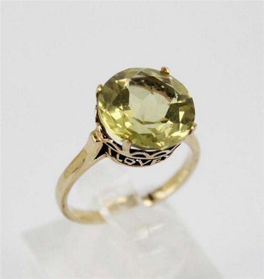 Antique-style Lemon Quartz Ring in 9ct Gold - Rings - Jewellery