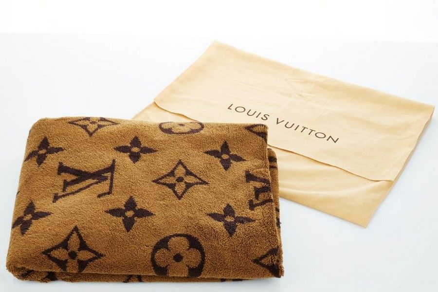 Unboxing Louis Vuitton ESCALE Monogram Beach TOWEL 
