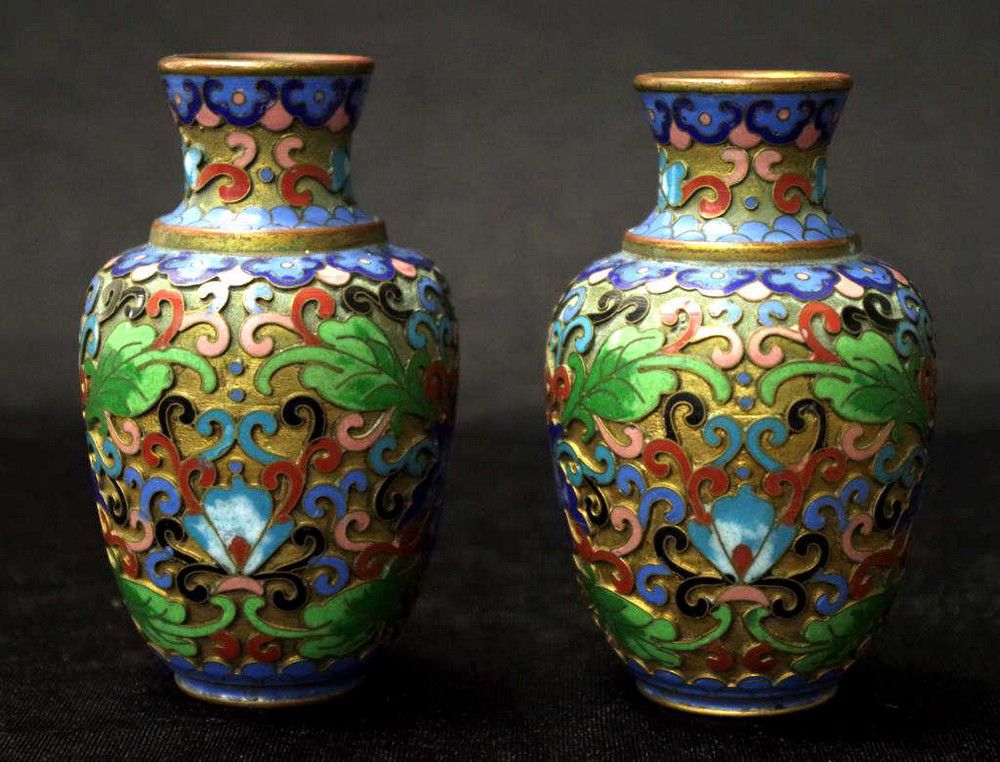 Champleve Enamel Vases with Blossom and Leaf Decoration - Zother - Oriental