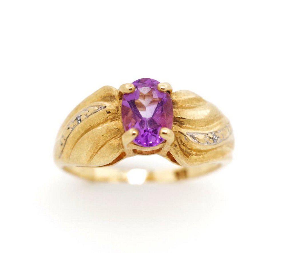 Amethyst and 9ct yellow gold ring, marked 9k, approx weight 2.5 ...
