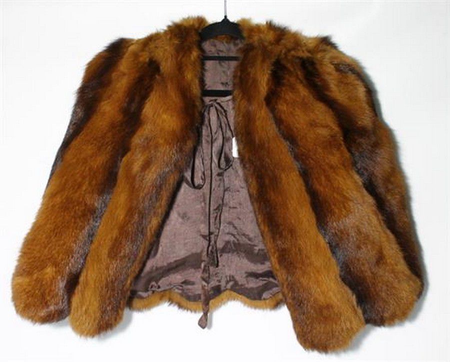 Fox Fur Shrug with Satin Lining - 51cm Length - Furs - Costume ...