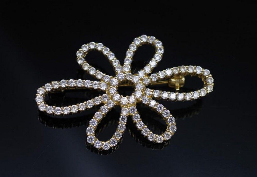 9k Yellow Gold Brooch with Colourless Gemstone - Brooches - Jewellery