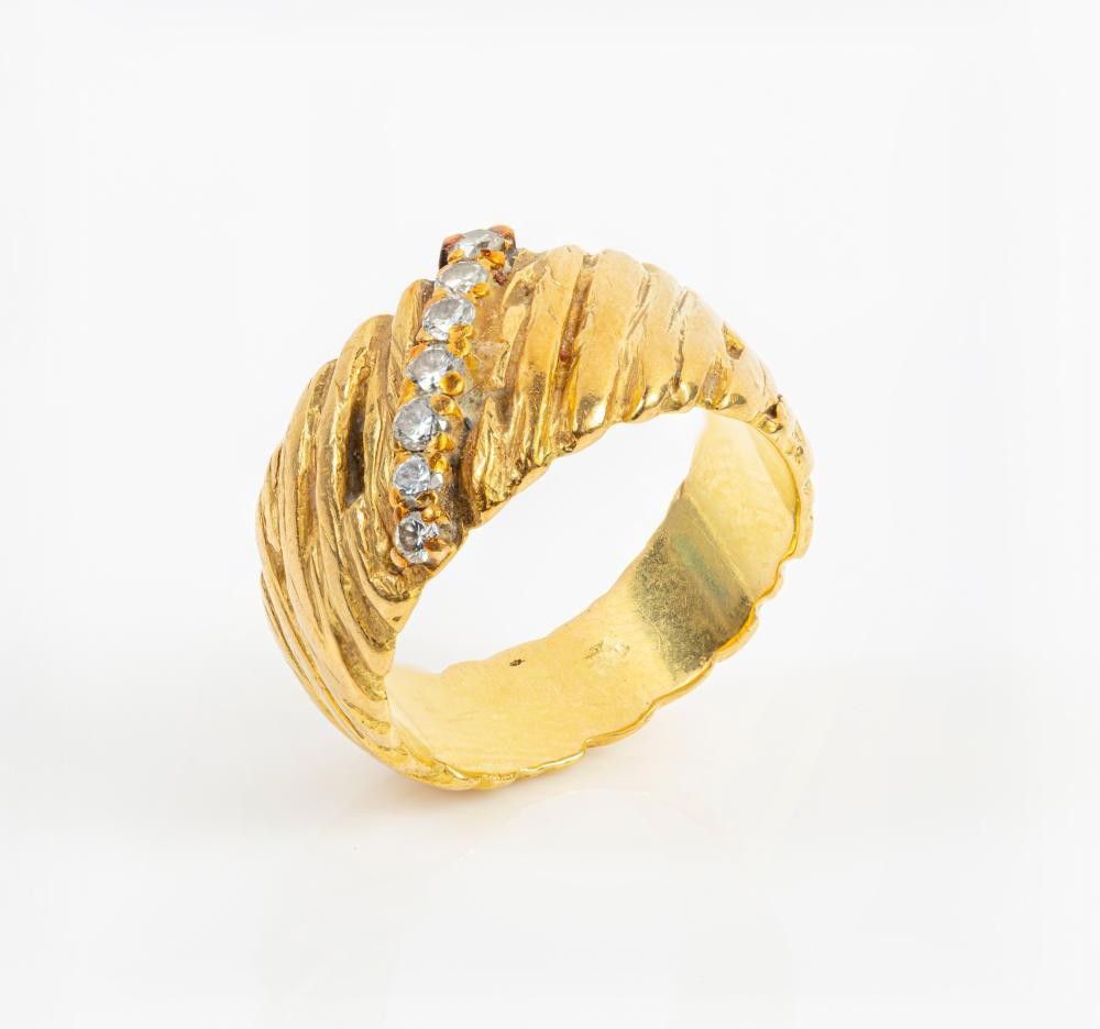 Textured Gold Ring with 7 Diamonds - Rings - Jewellery