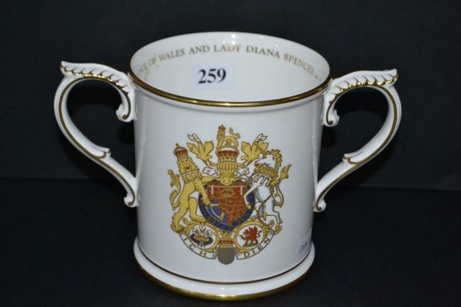 Royal Worcester Royal Marriage Loving Cup & Plinth - Commemorative ...