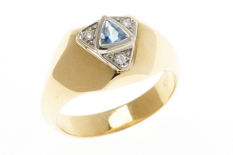 18ct Gold Aquamarine & Diamond Ring with Trilliant Cut - Rings - Jewellery
