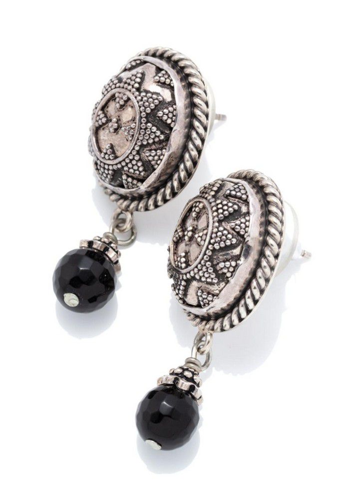 Amy Kahn Russell Onyx Earrings with Silver Twist Detailing - Earrings ...