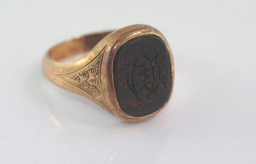 Antique bronze ring bloodstone size 6