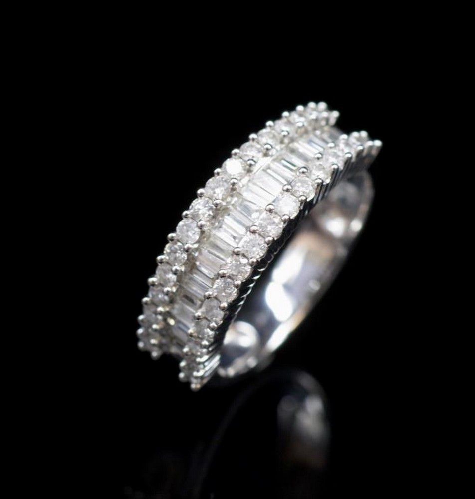 14k White Gold Diamond Ring with Baguettes and Rounds - Rings - Jewellery