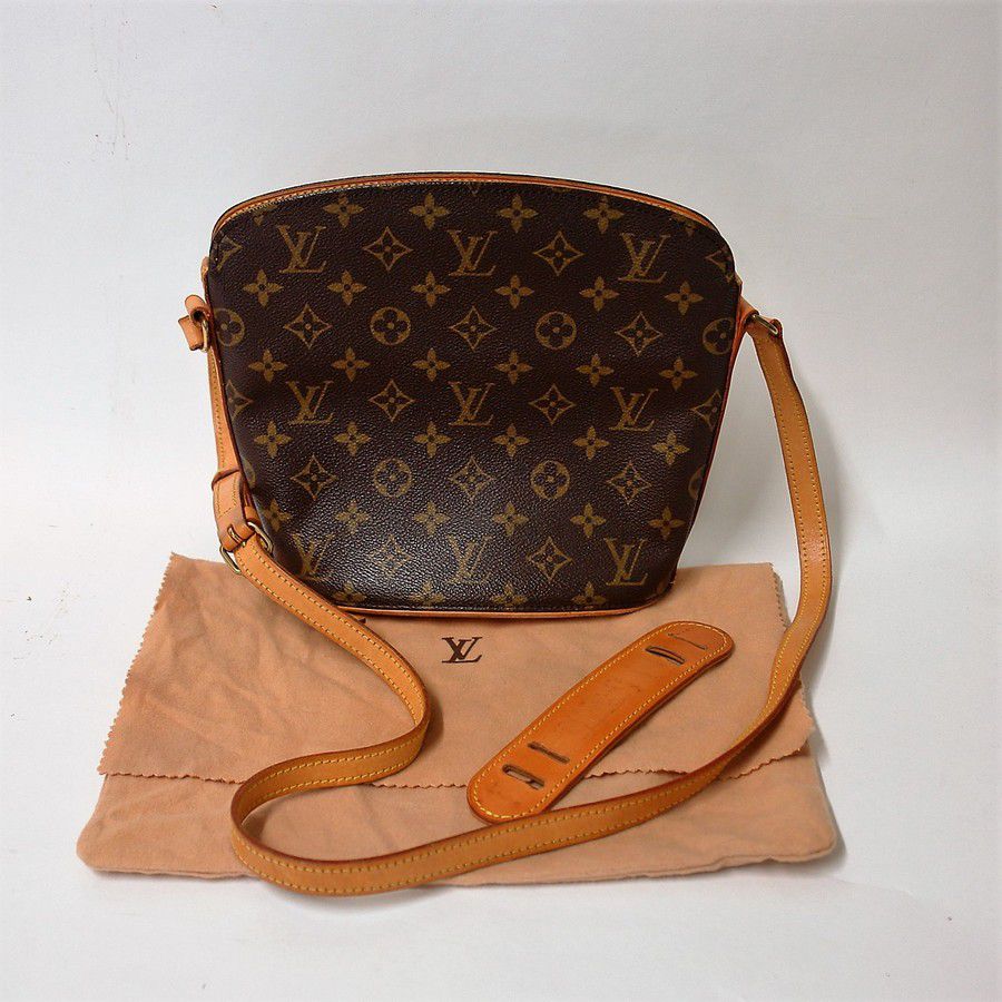 Louis Vuitton Messenger Shoulder bag 384601  Collector Square