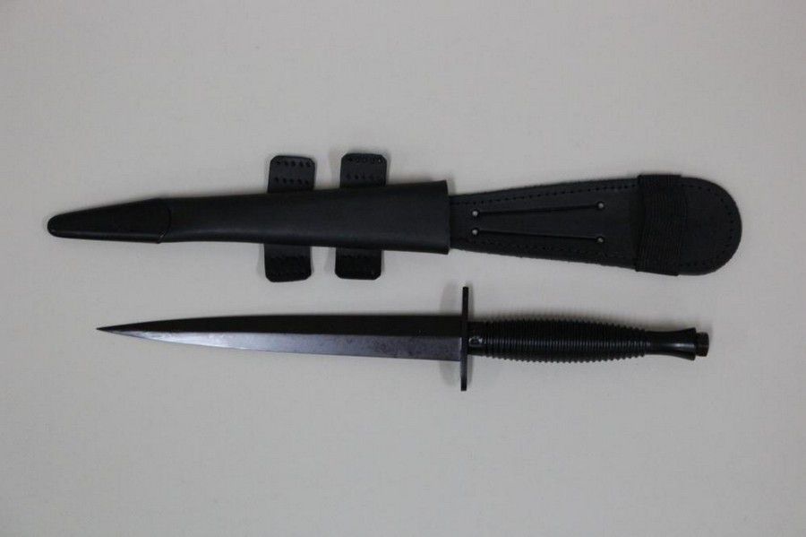 Unissued Fairbairn Sykes Commando Dagger with Scabbard - Edged Weapons ...