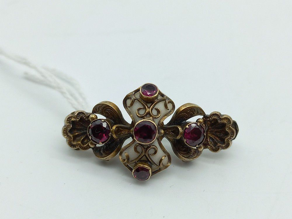 Victorian Garnet Pinchbeck Brooch - Brooches - Jewellery