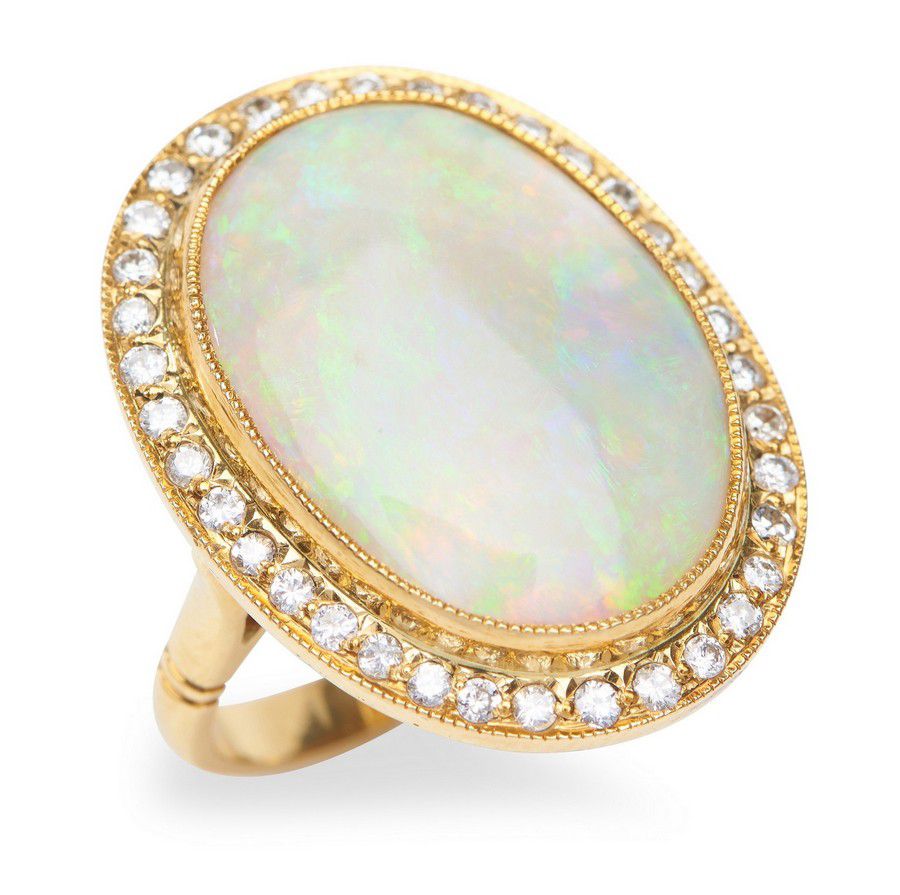 Opal and Diamond Ring, 18ct Gold, London 1978 - Rings - Jewellery