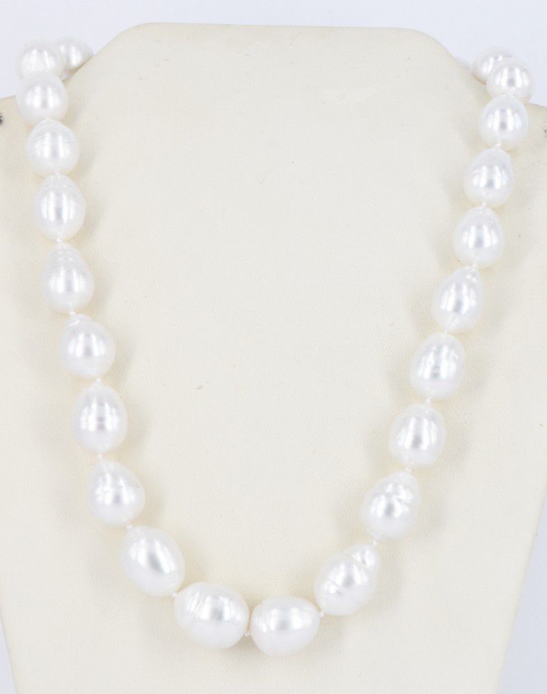 Ringed Pearl Necklace with Clasp Necklace/Chain Jewellery