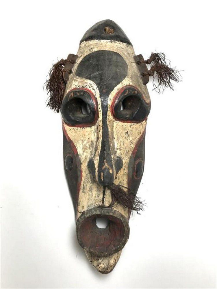 Sabi: Iatmul Ceremonial Mask from Papua New Guinea - New Guinean - Tribal