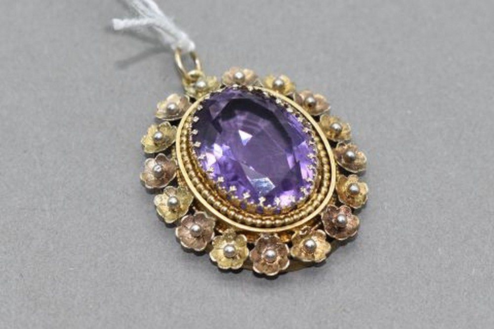 Vintage Amethyst Brooch, 9ct Gold Setting - Brooches - Jewellery