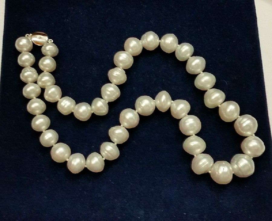 Graduated Pearl Necklace with Diamond Clasp - Necklace/Chain - Jewellery
