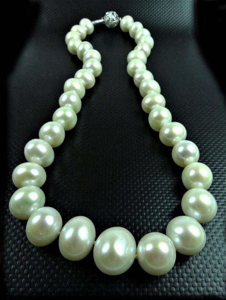 Off-White Pearl Strand with 9ct White Gold Clasp - Necklace/Chain ...