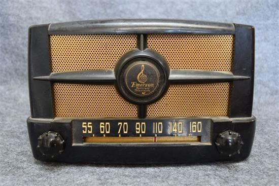 Emerson 50B-1 Bakelite Radio (1944) - Radios - Entertainment Equipment