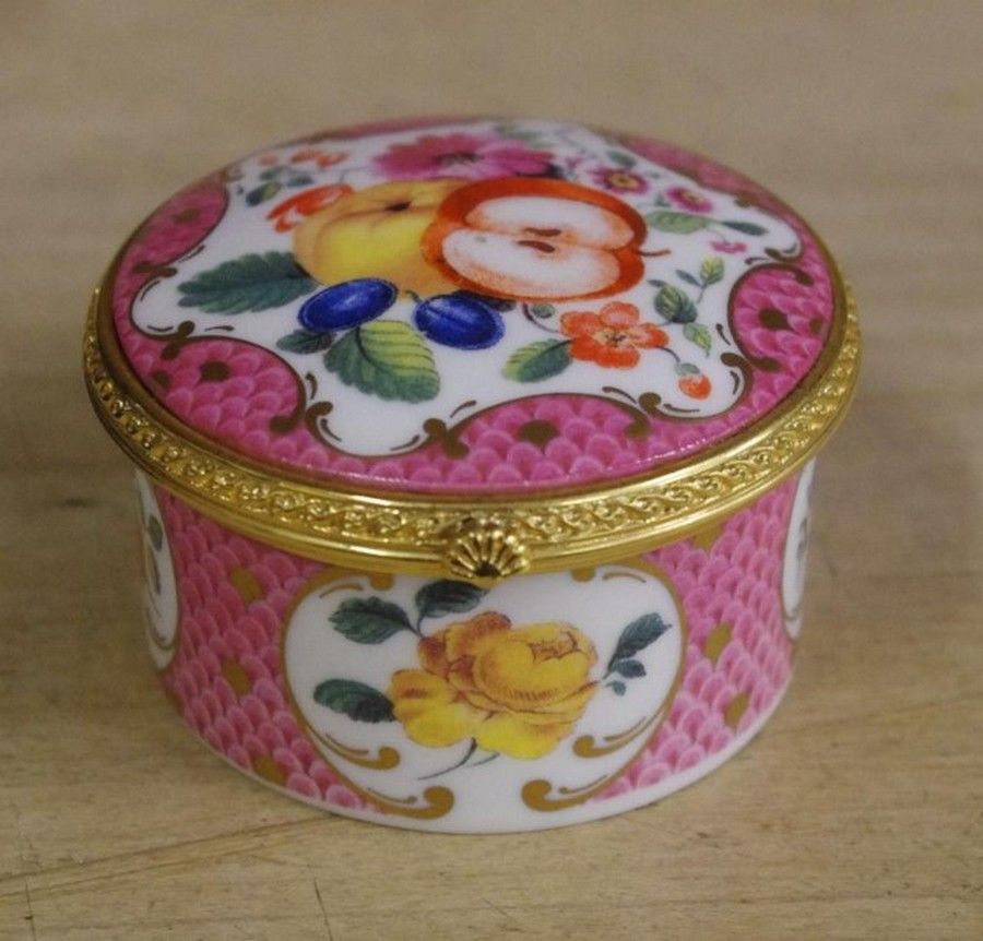 Royal Worcester Trinket Box - 6.5 cm Diameter - Royal Worcester - Ceramics