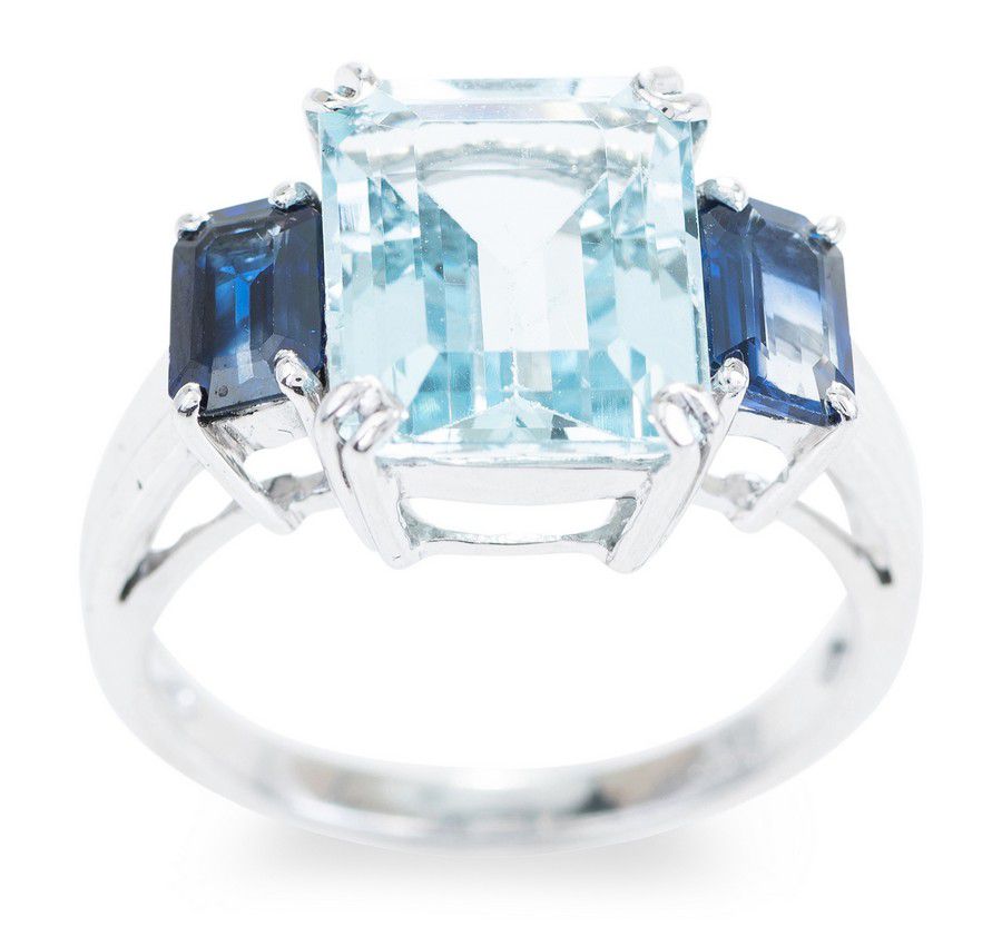 Aquamarine & Sapphire Ring, 18ct Gold, 4.90ct Total Weight - Rings ...