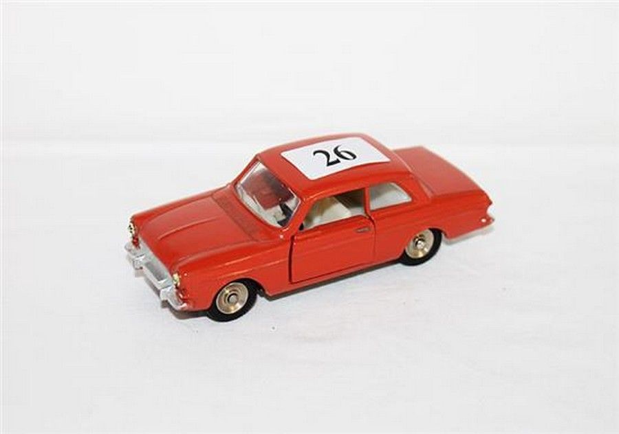 French-made Dinky car: Taunus 12M - Branded - Dinky - Toys & Models