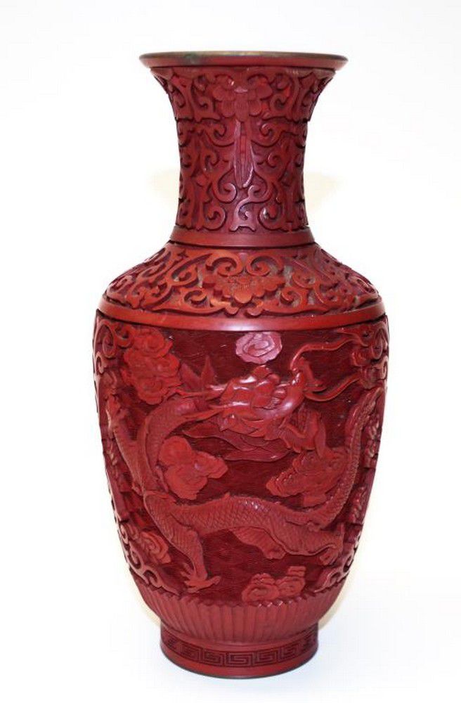 Dragon-adorned Cinnabar Lacquer Vase (7 words) - Zother - Oriental