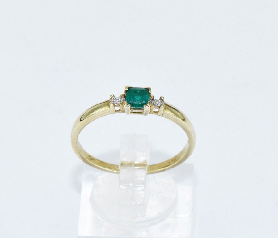 Emerald and Diamond Ring in 9ct Gold, Size R - Rings - Jewellery