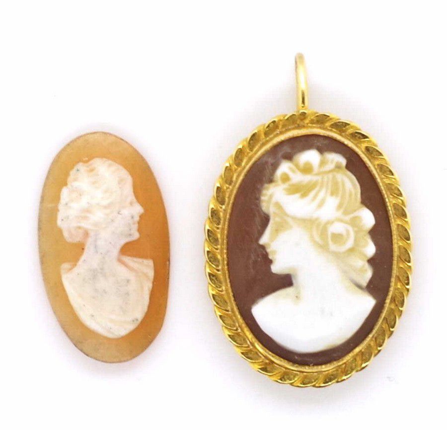 Ct Gold Carved Cameo Pendant With Women S Profile Pendants Lockets Jewellery