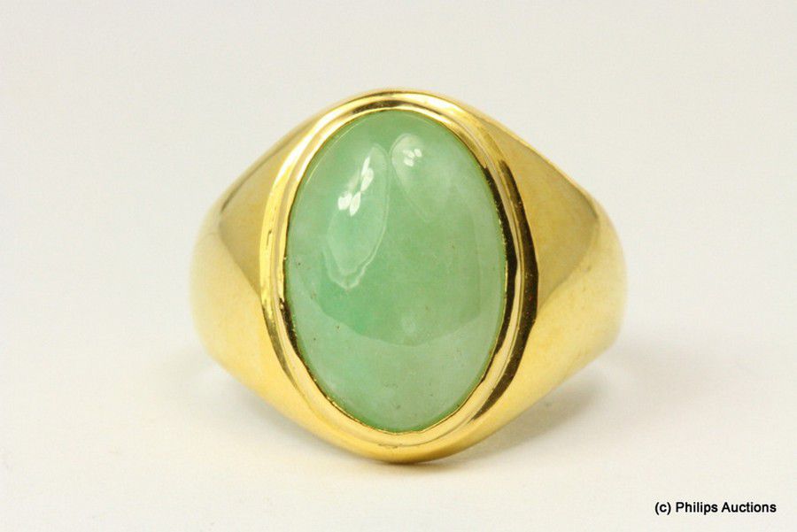 Light Green Jade Signet Ring in 20ct Yellow Gold - Rings - Jewellery
