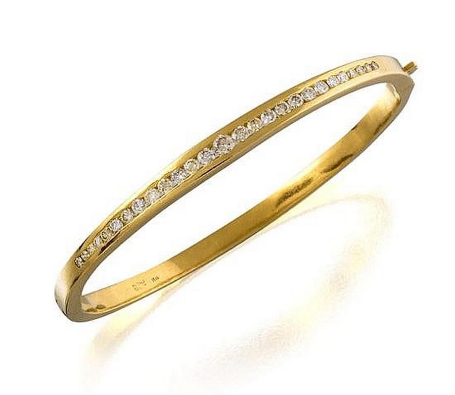 Graduating Diamond Bangle in 18ct Gold - Bracelets/Bangles - Jewellery