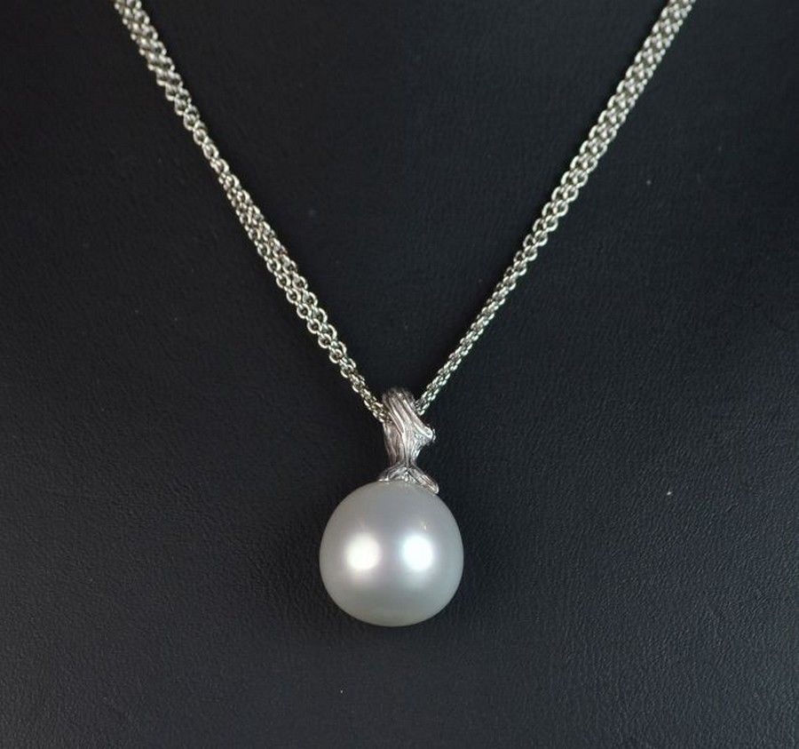 Pearl Baroque Pendant with Silver Chain