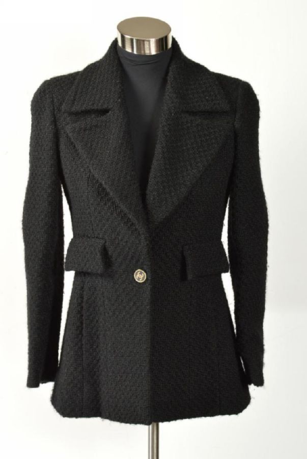 Chanel Black Wool Jacket with 'CC' Button and Chain - Clothing - Women ...