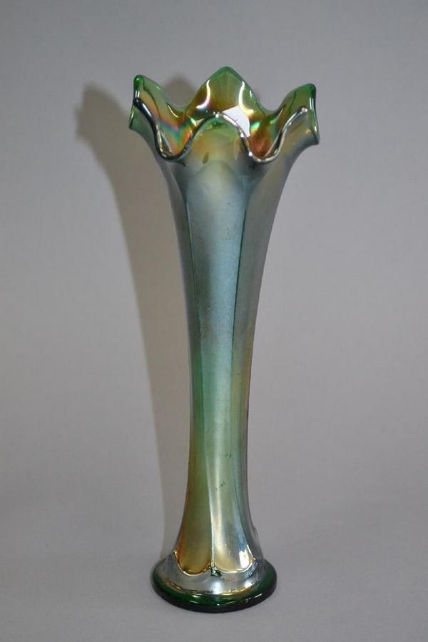 Emerald carnival glass fluted vase, approx 26 cm high - Carnival - Glass